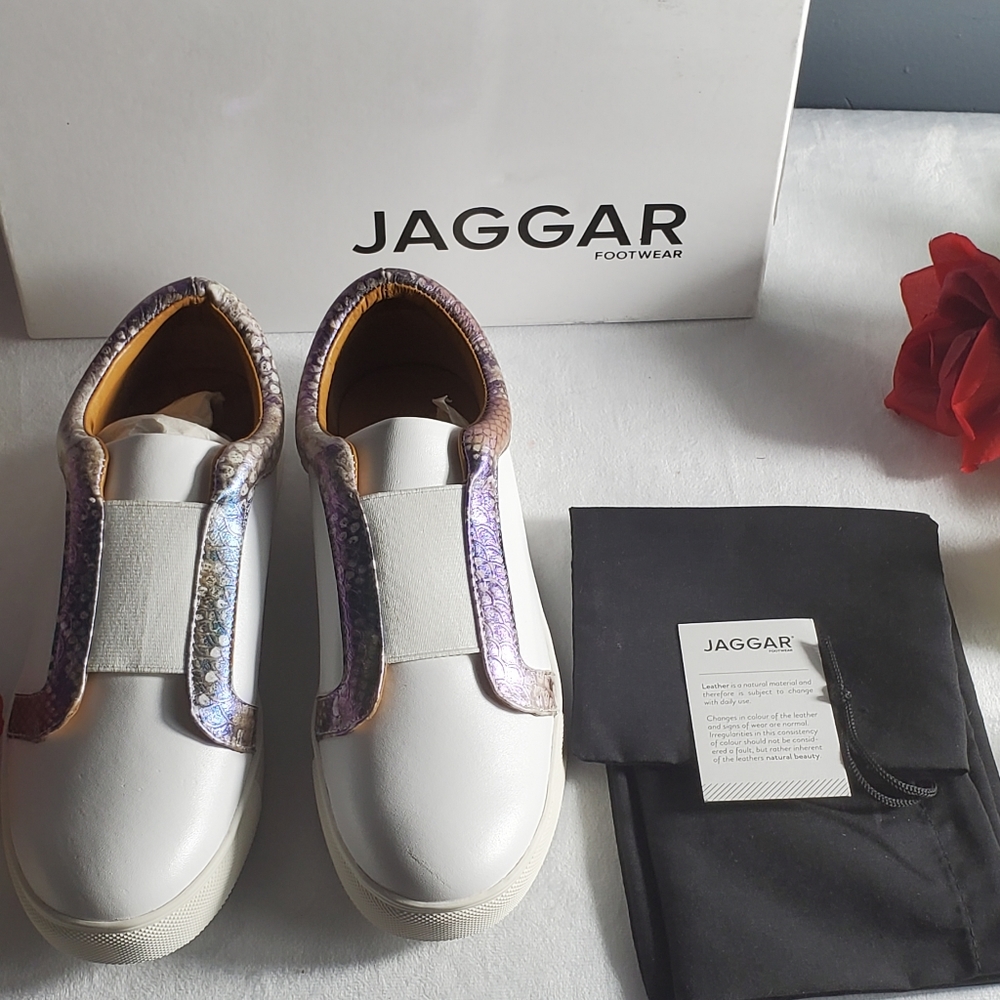 Jaggar refined snake print sneakers